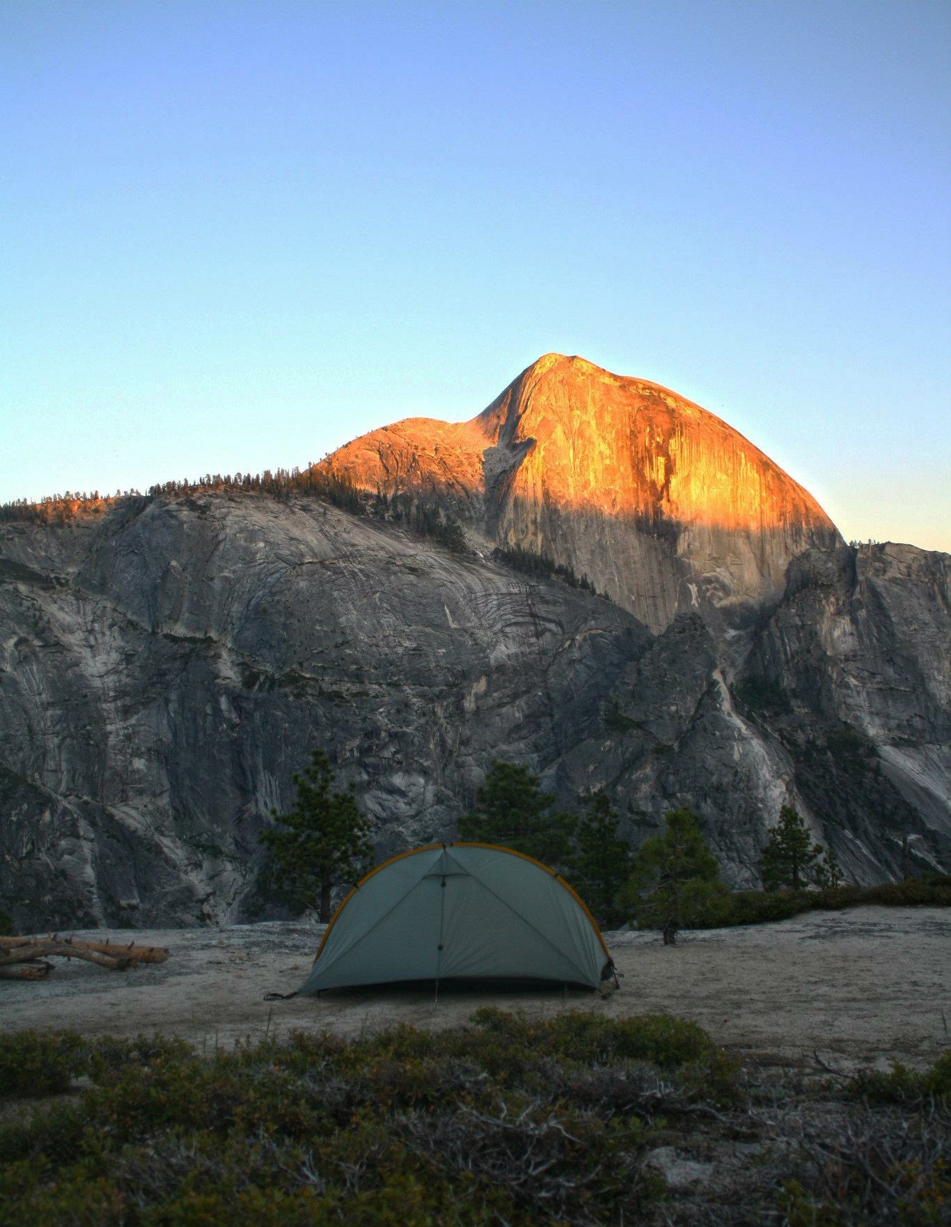 Freestanding with a view.