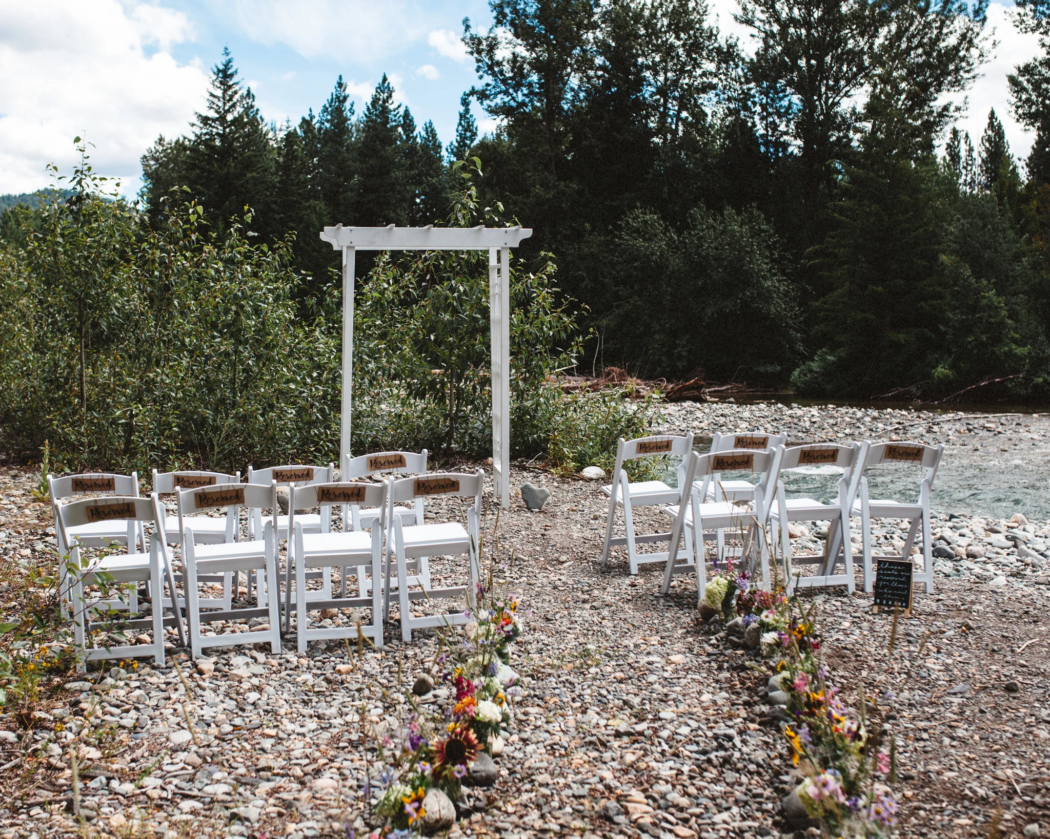 Boho PNW Wedding | Outdoors Wedding