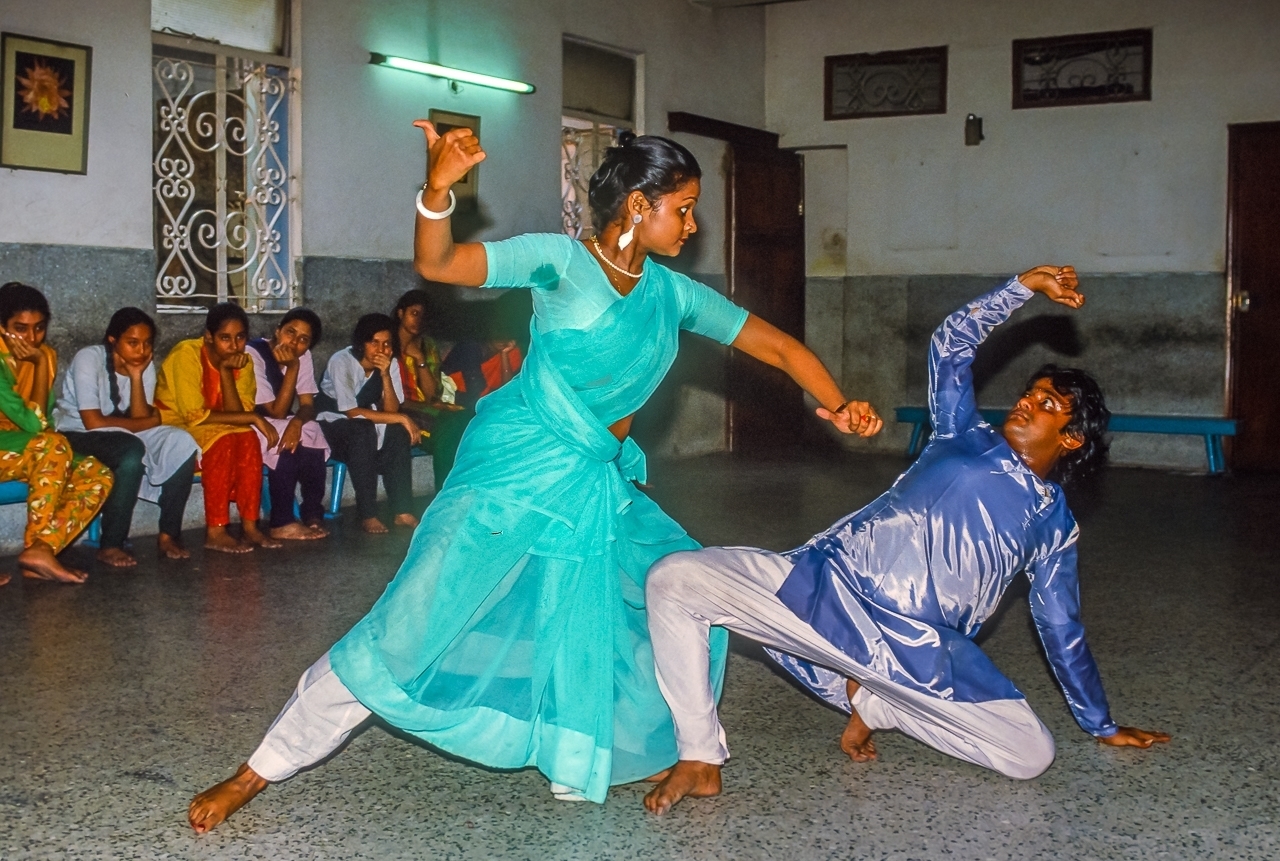 Classical Dancers Teach Students in Kolkata, India