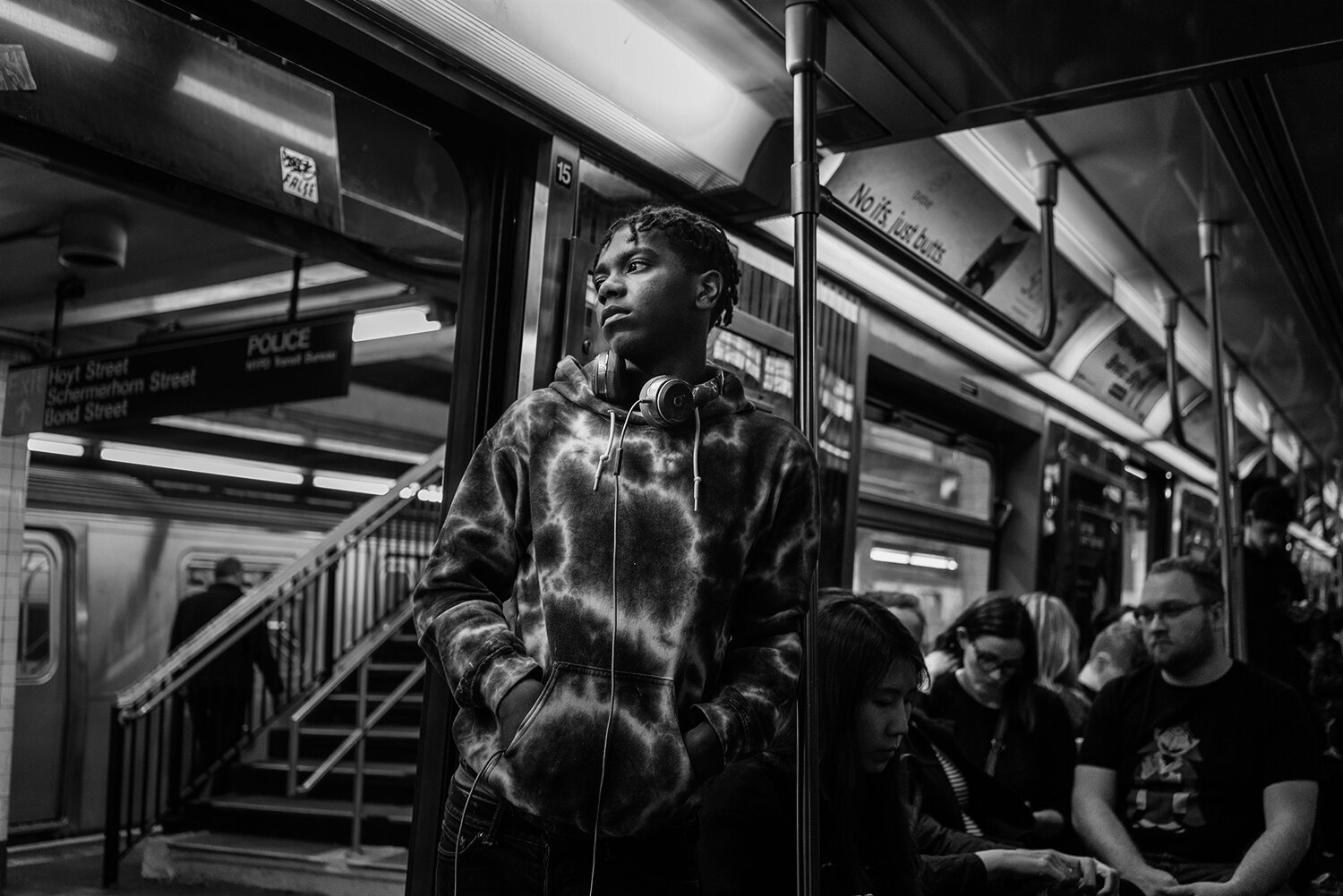 NYC_Subway_2018_Young_African_American_Gaze-003.jpg