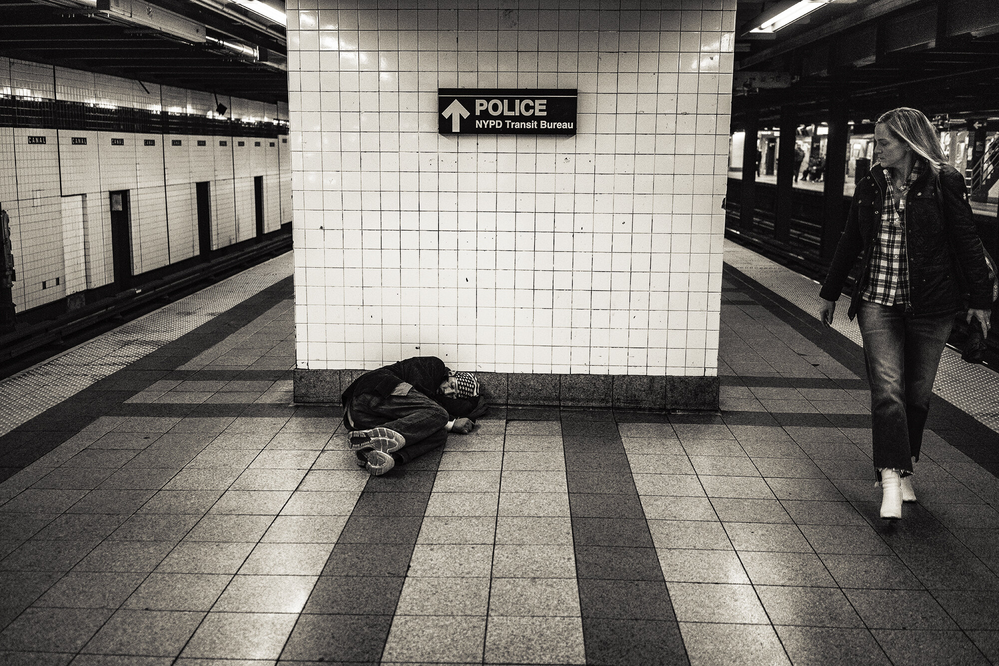 Brklyn_Subway_2019_Homeless_American_Bandana-005.jpg