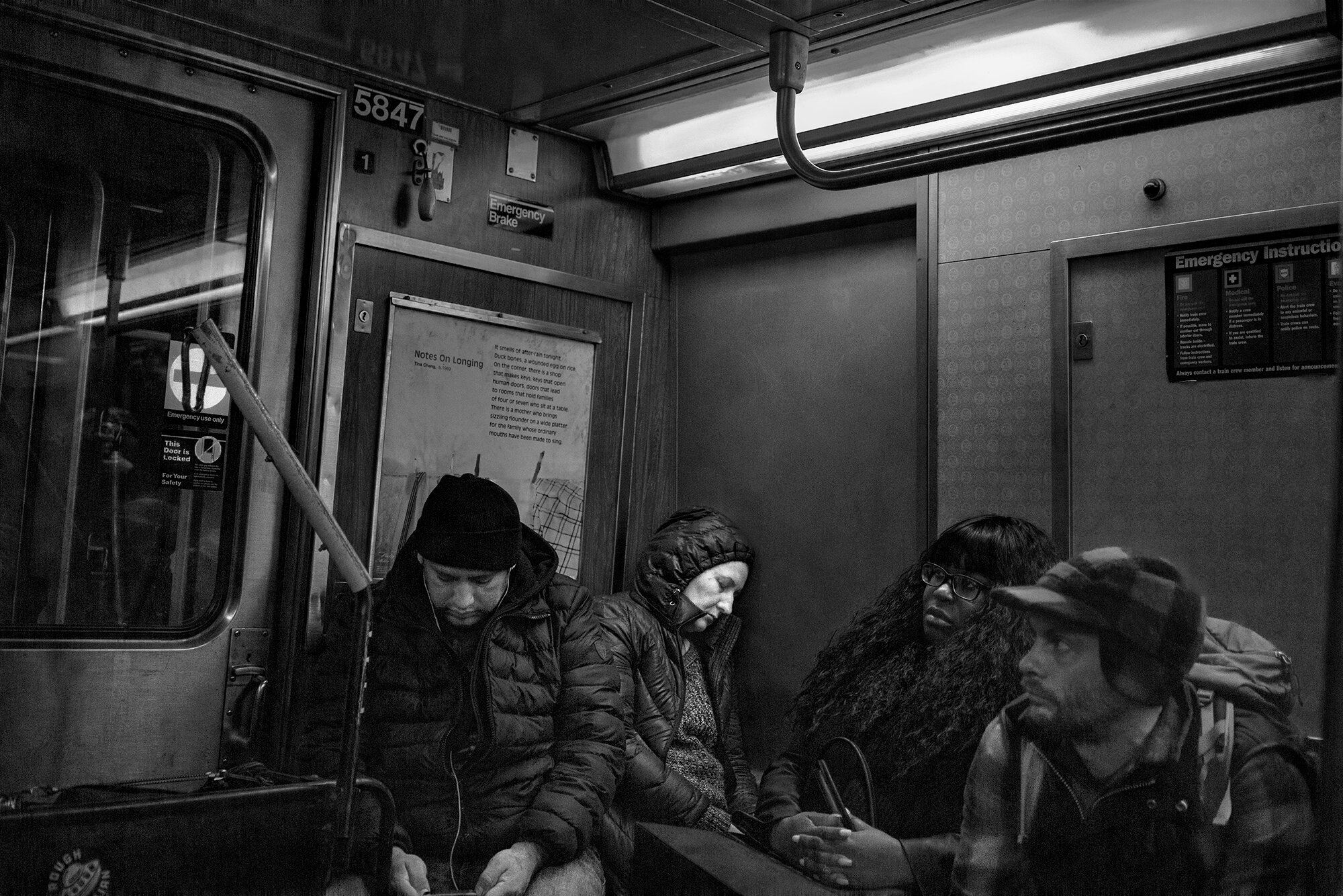 Brklyn_Subway_2019_Old_Woman_Sleeping_Alone-003.jpg