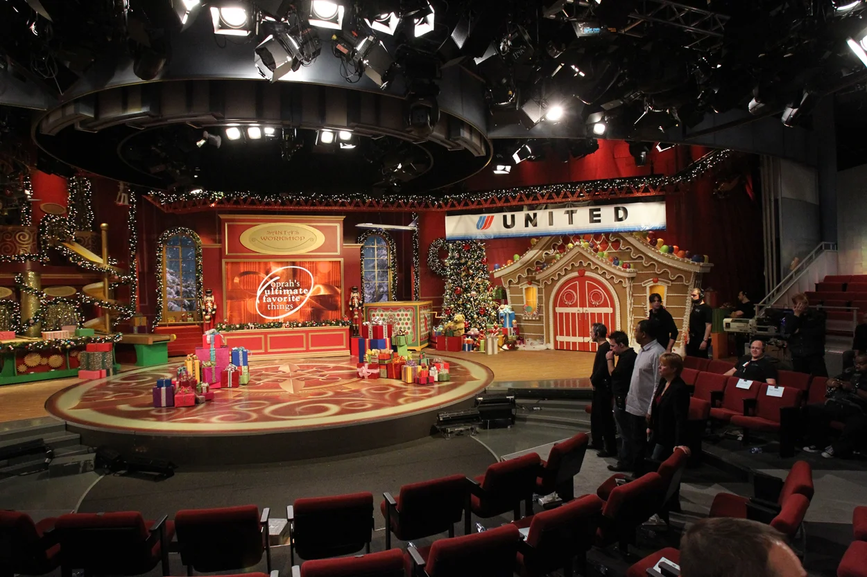 1116A10JKCZ Oprah's Ultimate Favorite Things Part 1A.jpg