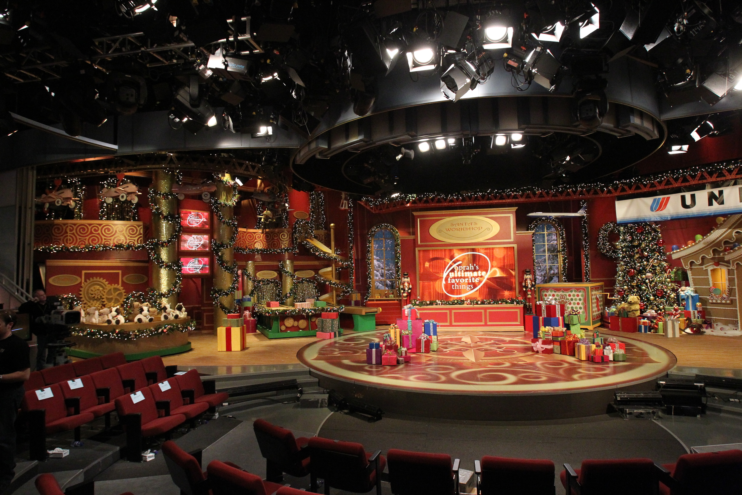 1116A10JKCZ Oprah's Ultimate Favorite Things Part 1.JPG