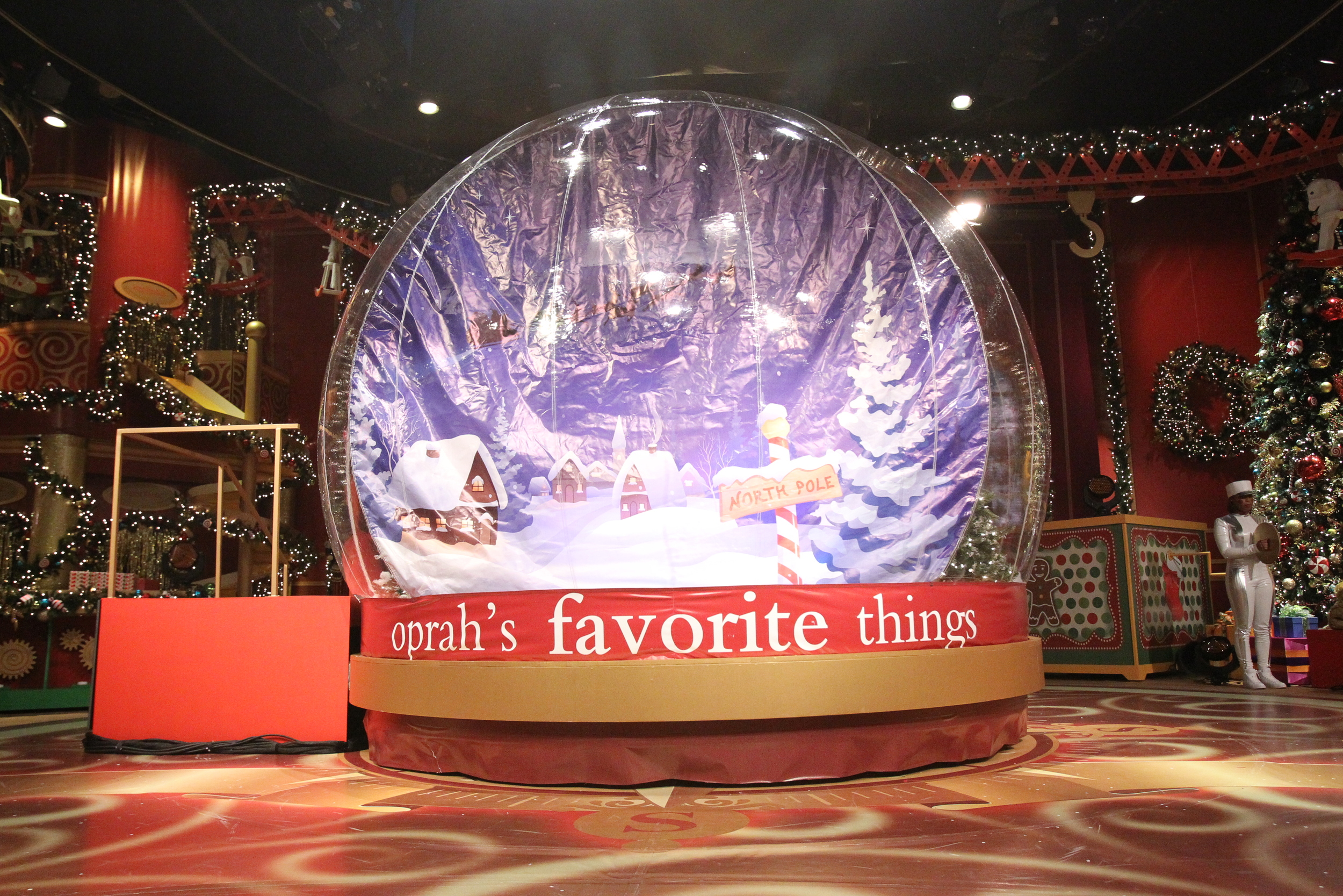 1116A10JKCZ Oprah's Ultimate Favorite Things Part 1B.JPG