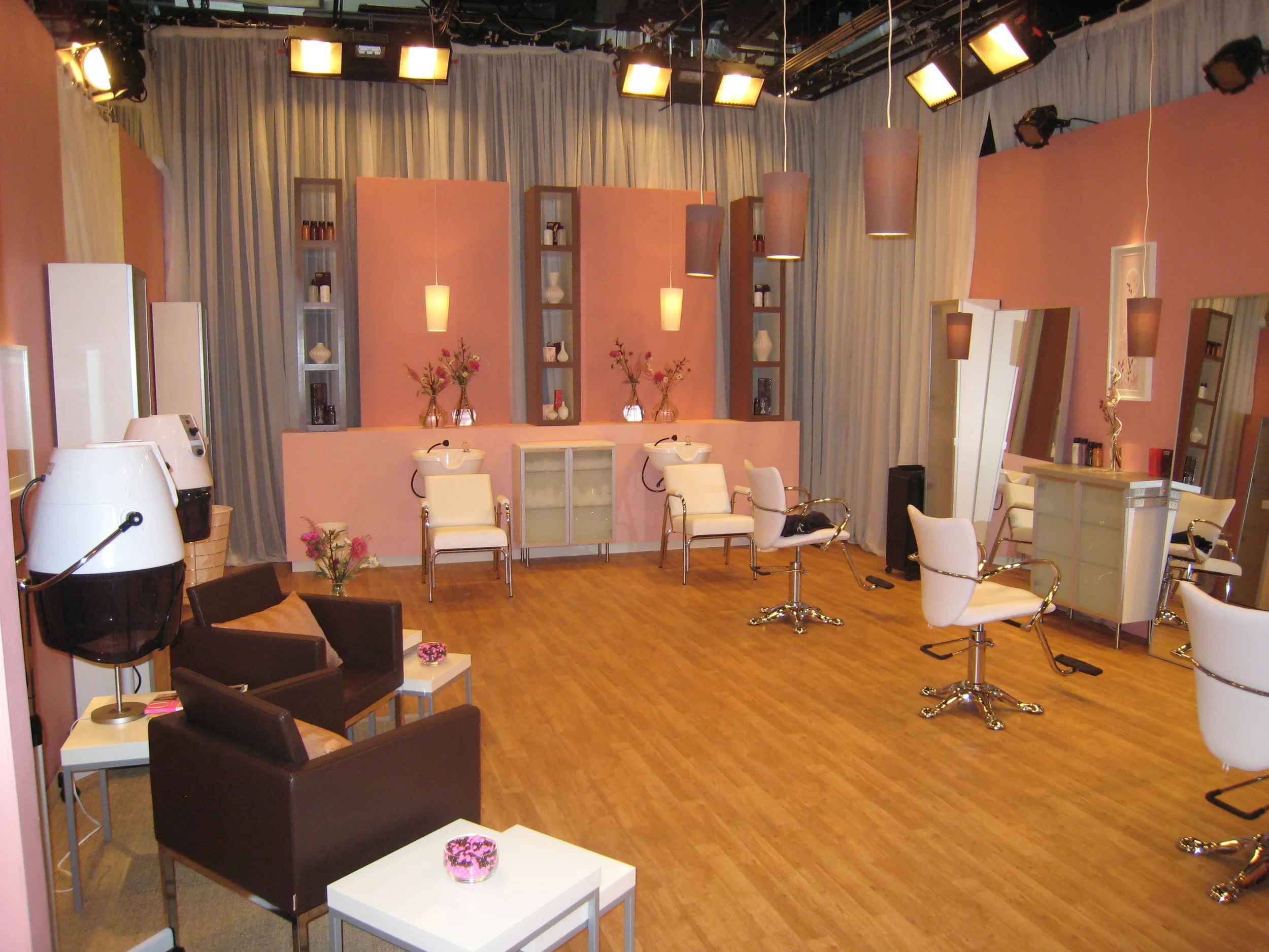 Salon 1017A07 b.JPG