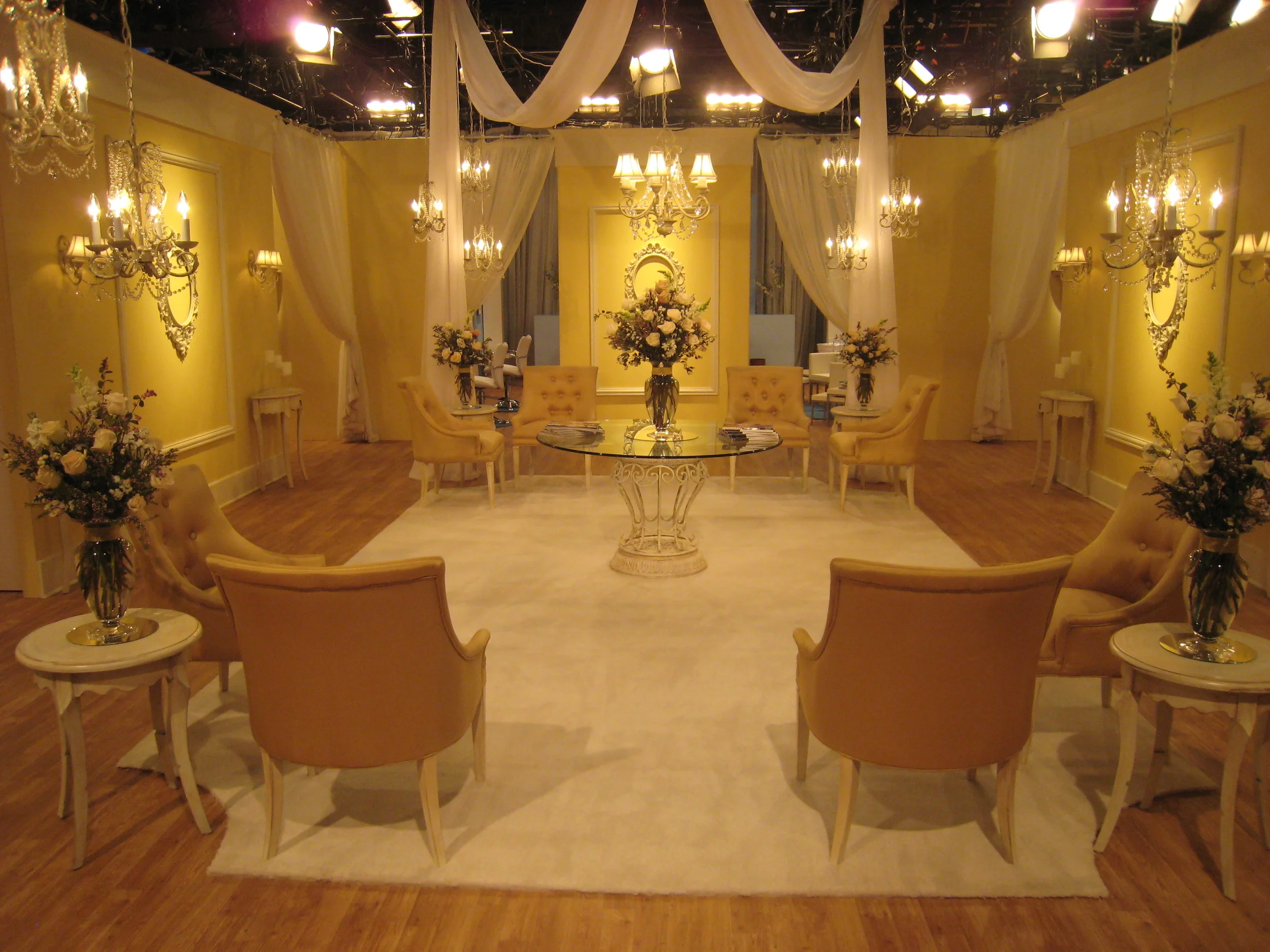Salon 1017A07 e.JPG