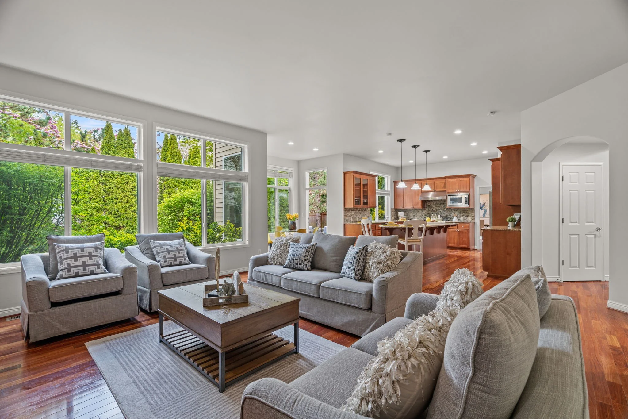 12-web-or-mls-2019-263rd-pl-se.jpg