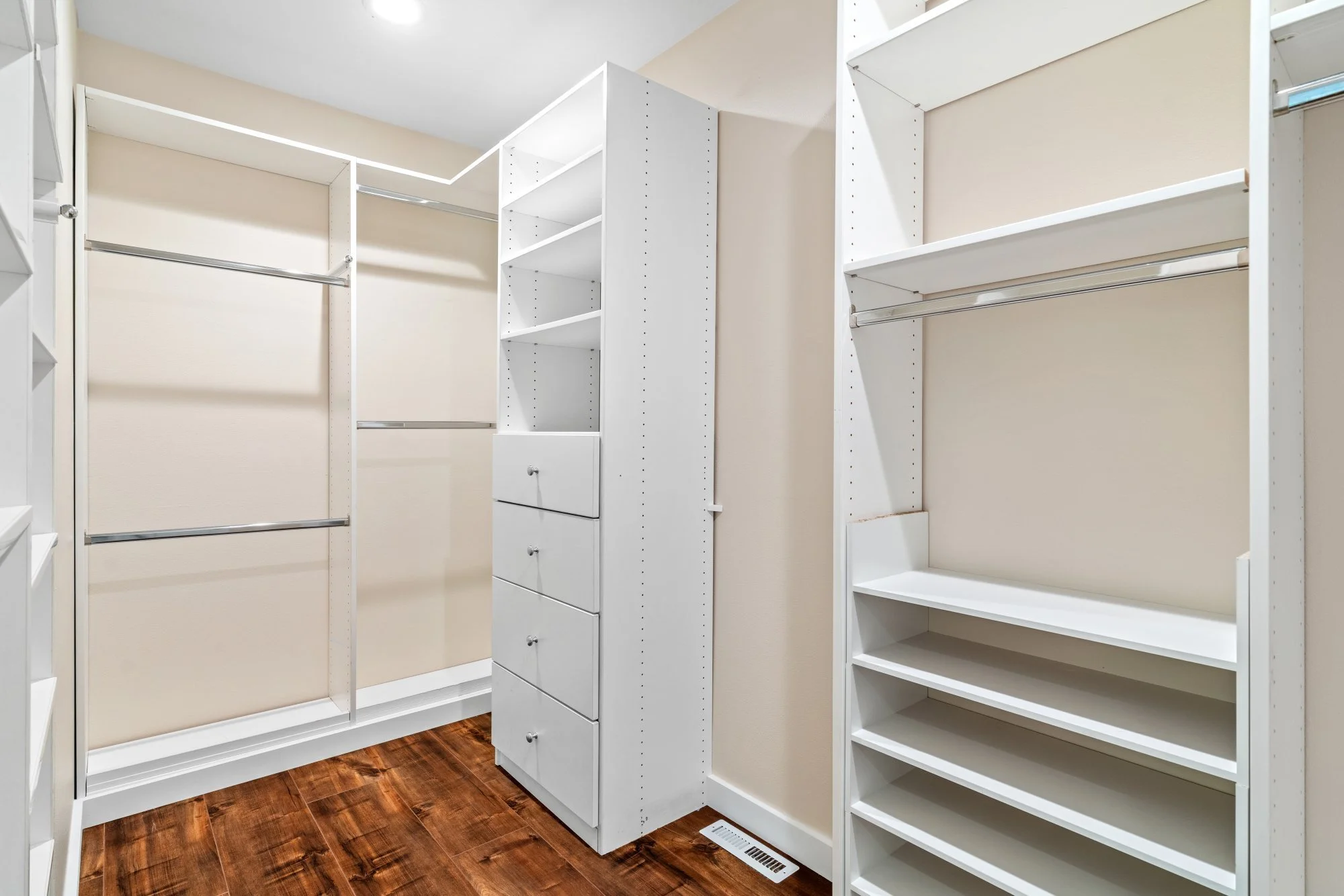 029-6290155thPlaceSoutheast-Bellevue-WA-98006-SMALL.jpg