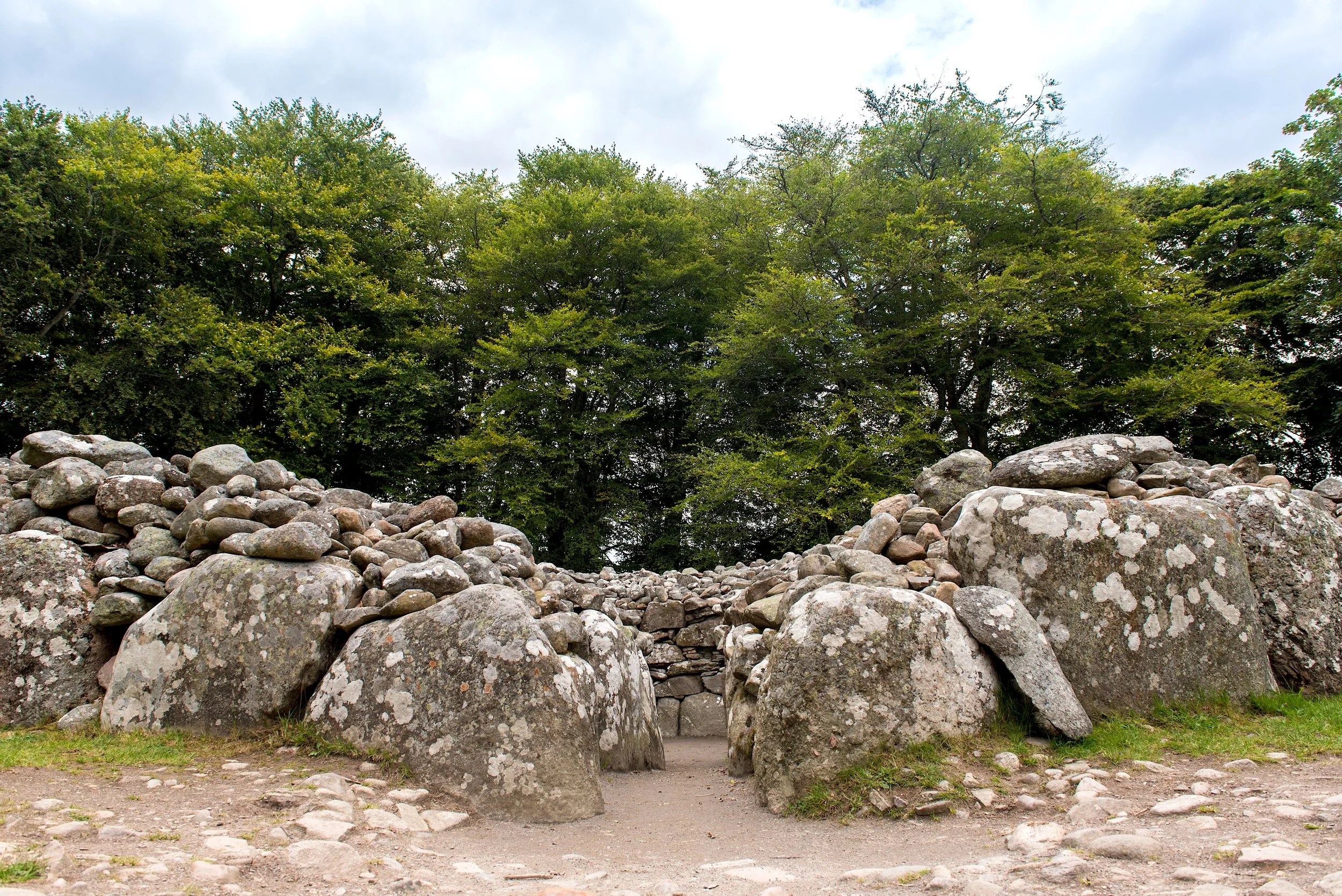 clava-cairn-1245013.jpg