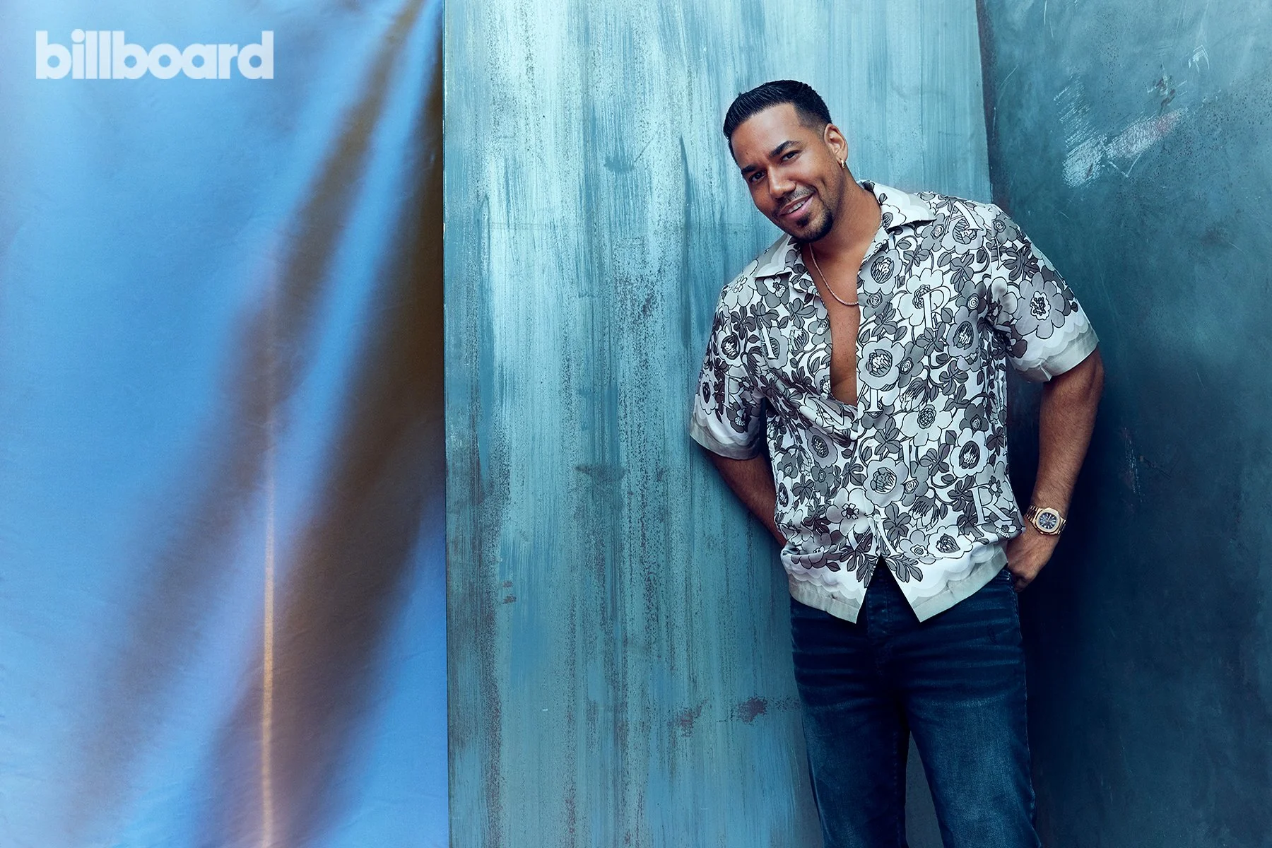 feature-latin-music-week-romeo-santos-billboard-2022-bb13-mary-beth-koeth-15.jpg