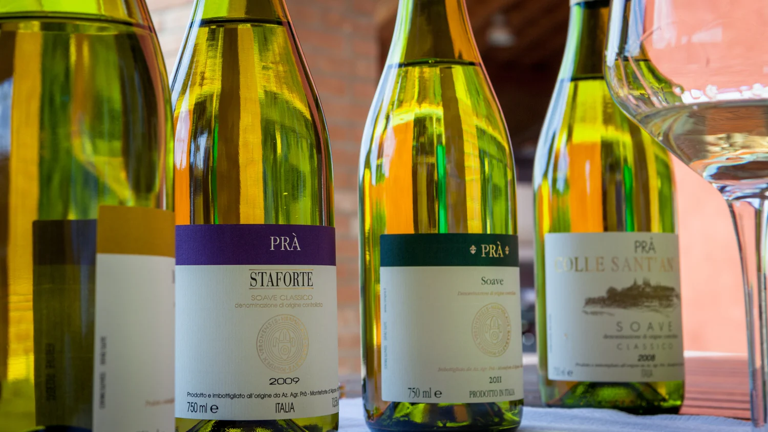 Italy : Veneto : Tasting the full lineup of Soaves at Azienda Agricola Pra, one of the zone's top producers