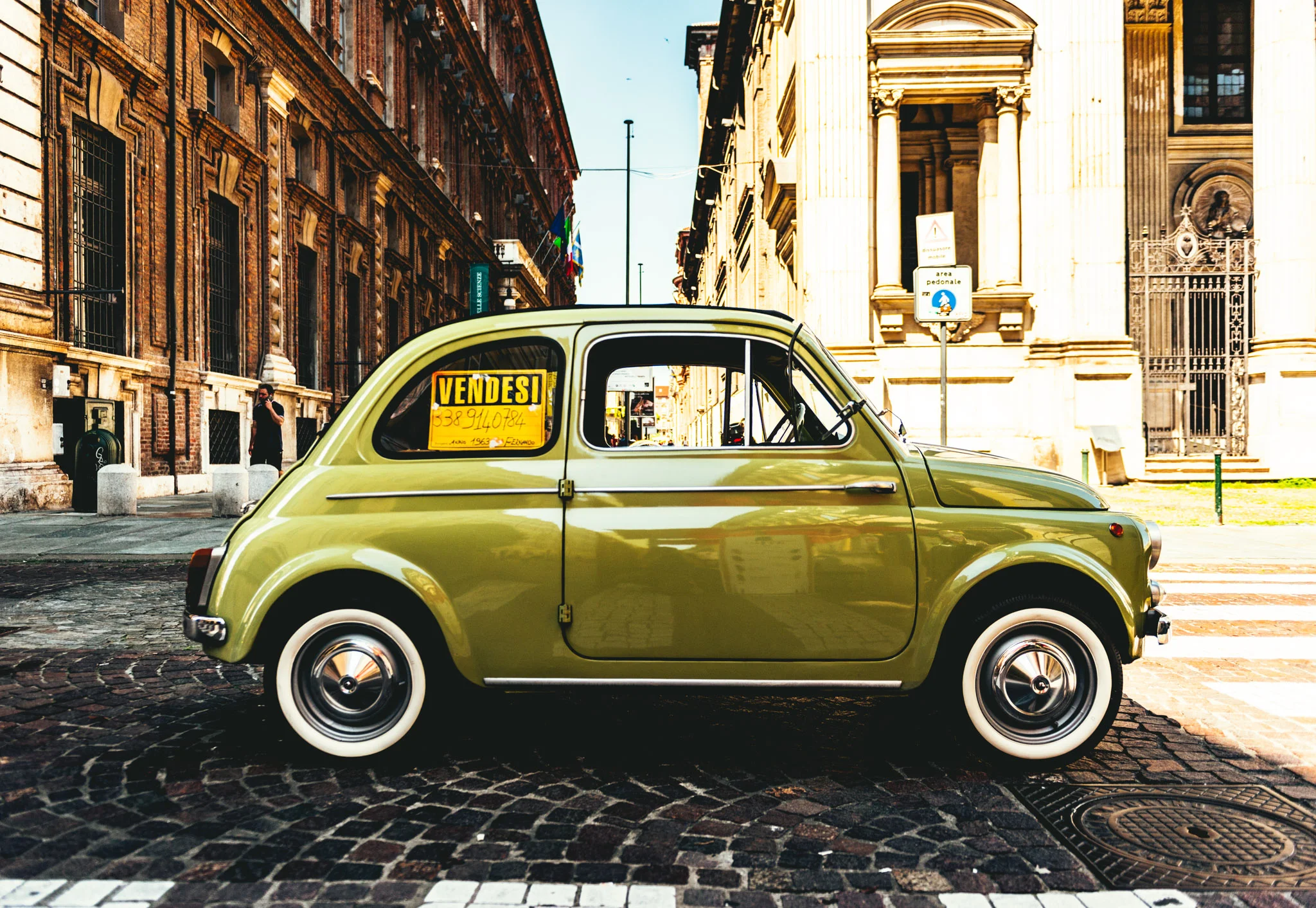 Italy : Turin : Cinquecento for sale