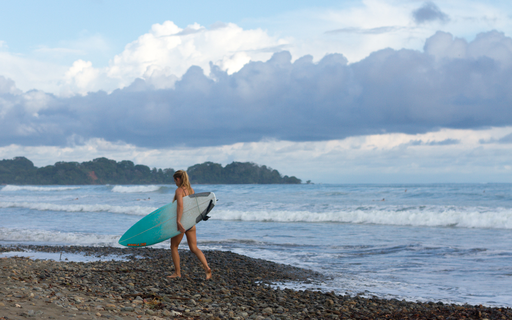 Christian-Schaffer-Costa-Rica-Dominical-Beach-Surf-001.jpg