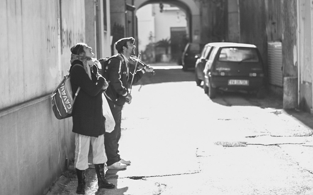 Justin-Dragon-Italy-Naples-Violin.jpg