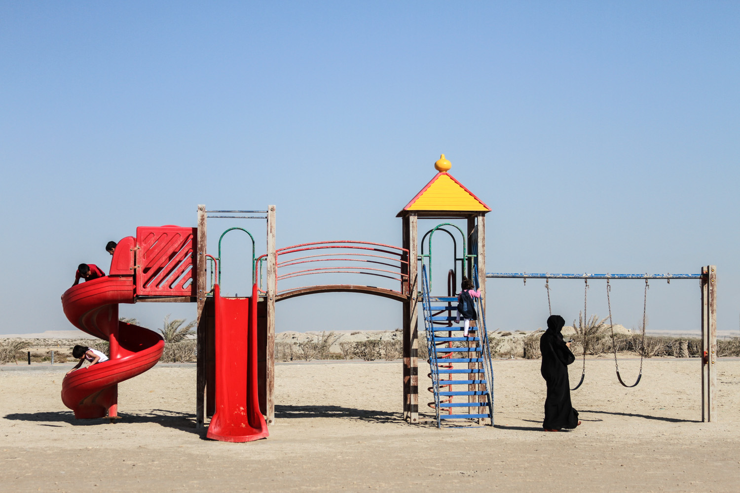 Christian-Schaffer-Bahrain-Desert-Burka.jpg
