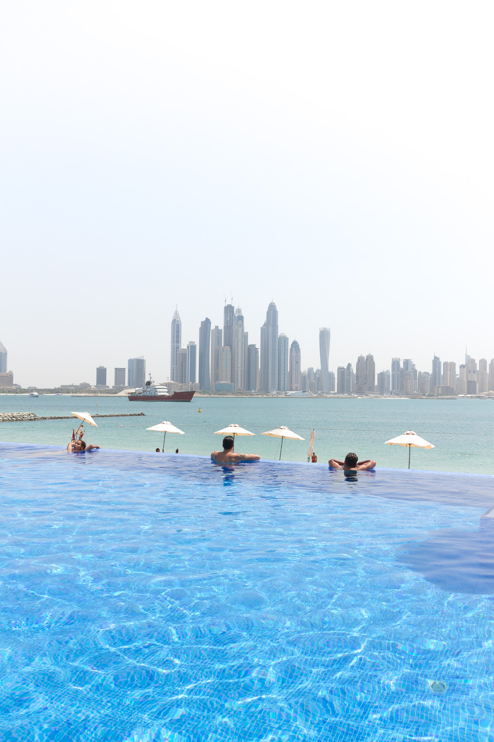 Christian-Schaffer-United-Arab-Emirates-Dubai-Pool.jpg
