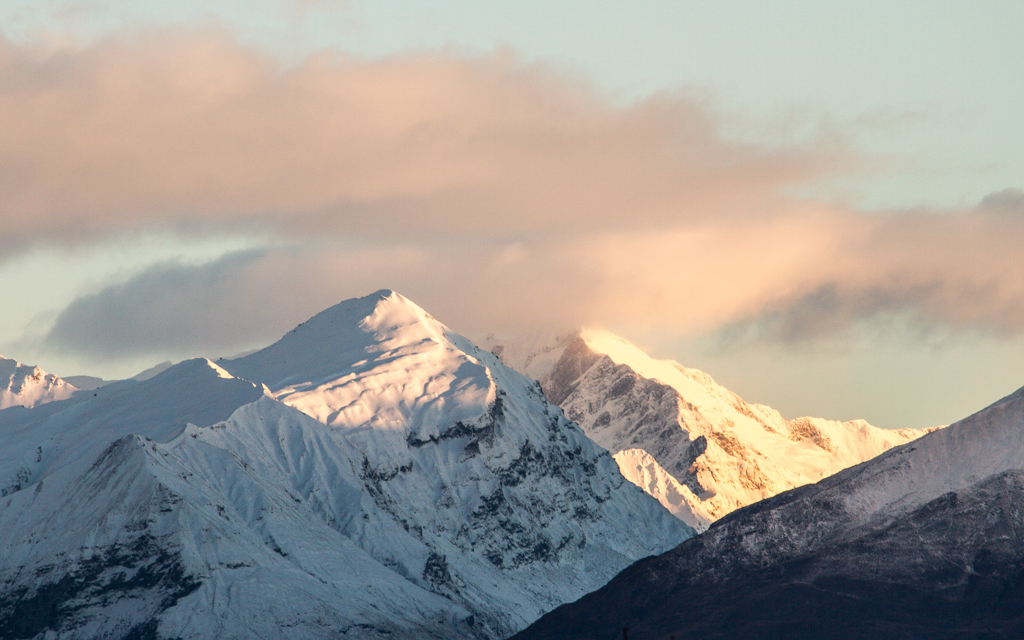 Christian-Schaffer-New-Zealand-Mountain-Winter-Sunrise.jpg
