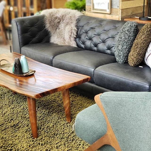 Ummm....hello gorgeous!
Loving this #superlux setting put together by @randyhillamstudio.
We are over the moon about it!
#tuftedleather #leathersofa #midcentury #luxury #localonline #shopsmall #curbsidepickup 
#telluswhatyouneed