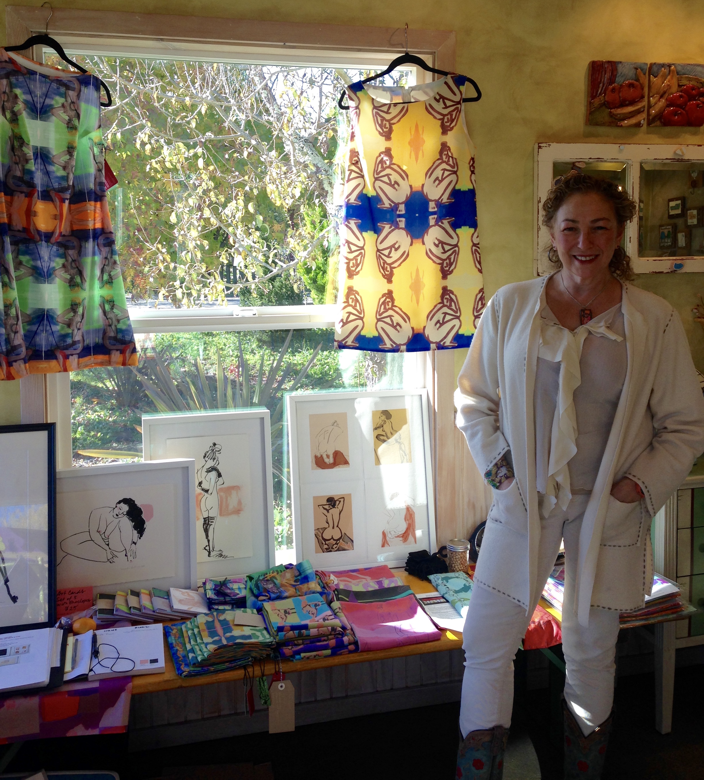 The last show and sale of 2016. I'm with my work on display at The Blueberry Farm in Sebastopol, CA. 12/ 16