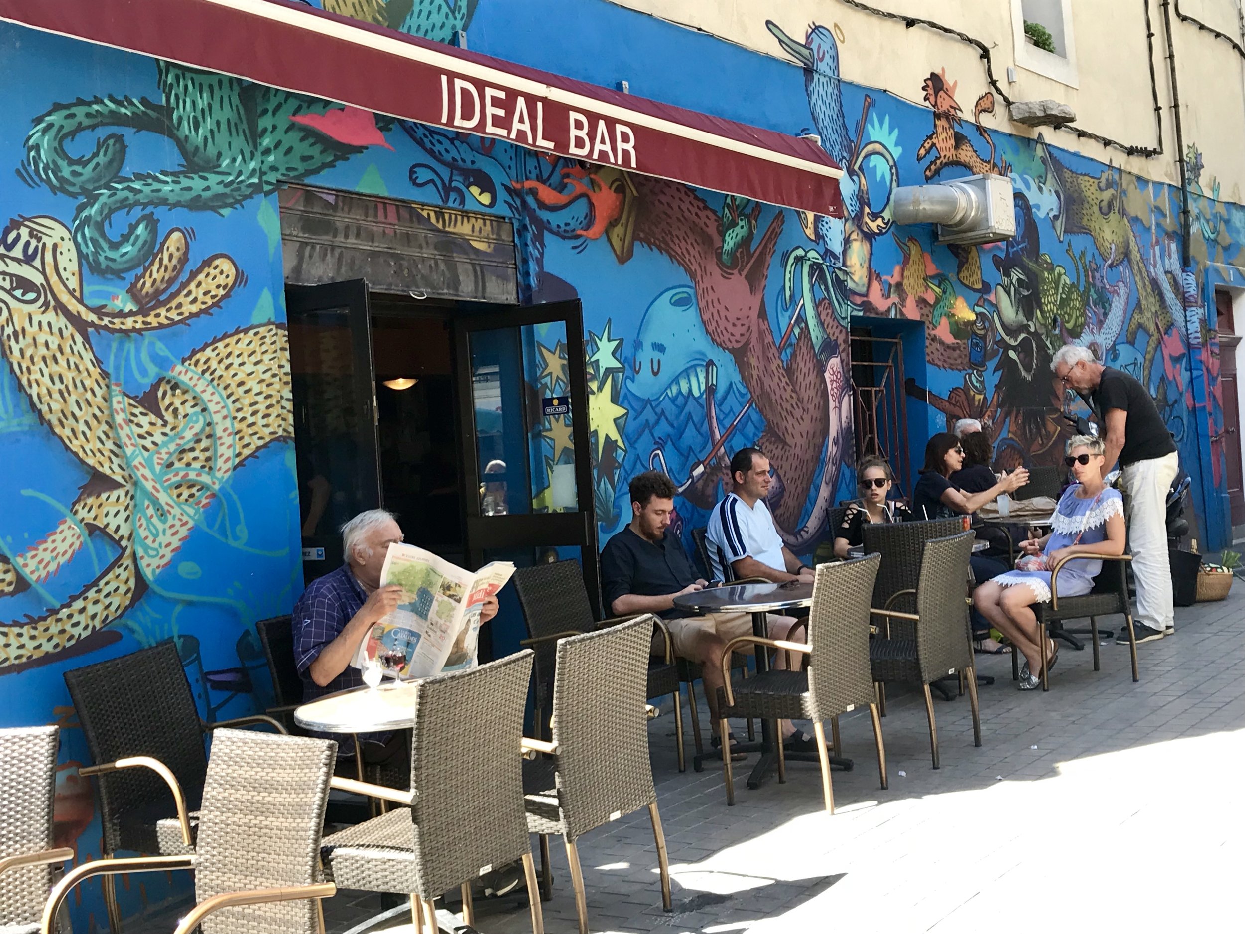 Ideal Bar (maybe!) in Sete in the market square.