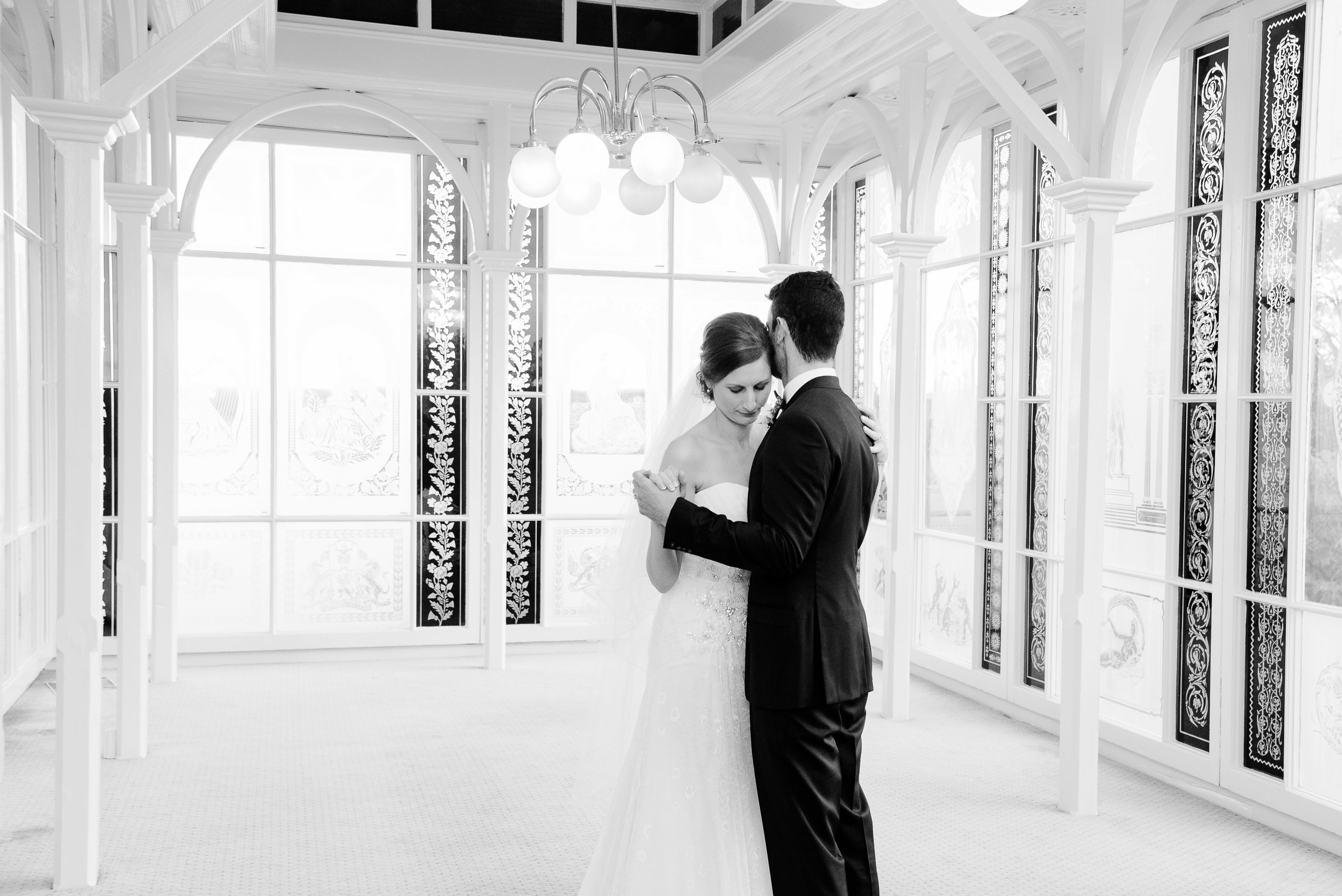 Bride and Groom Dancing inside Fortuna Villa Bendigo