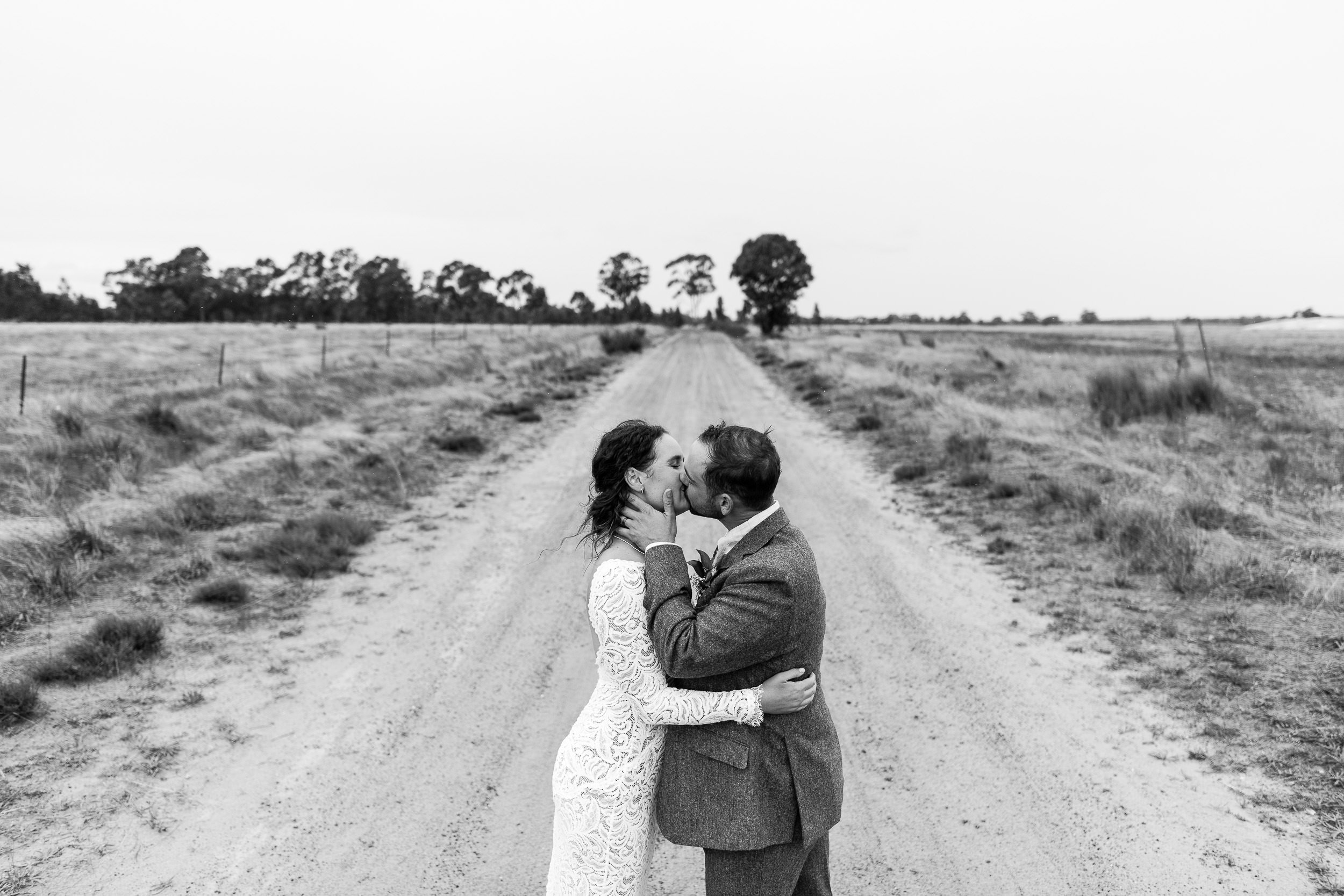 Bendigo_Farm_Wedding_S&W-71.JPG