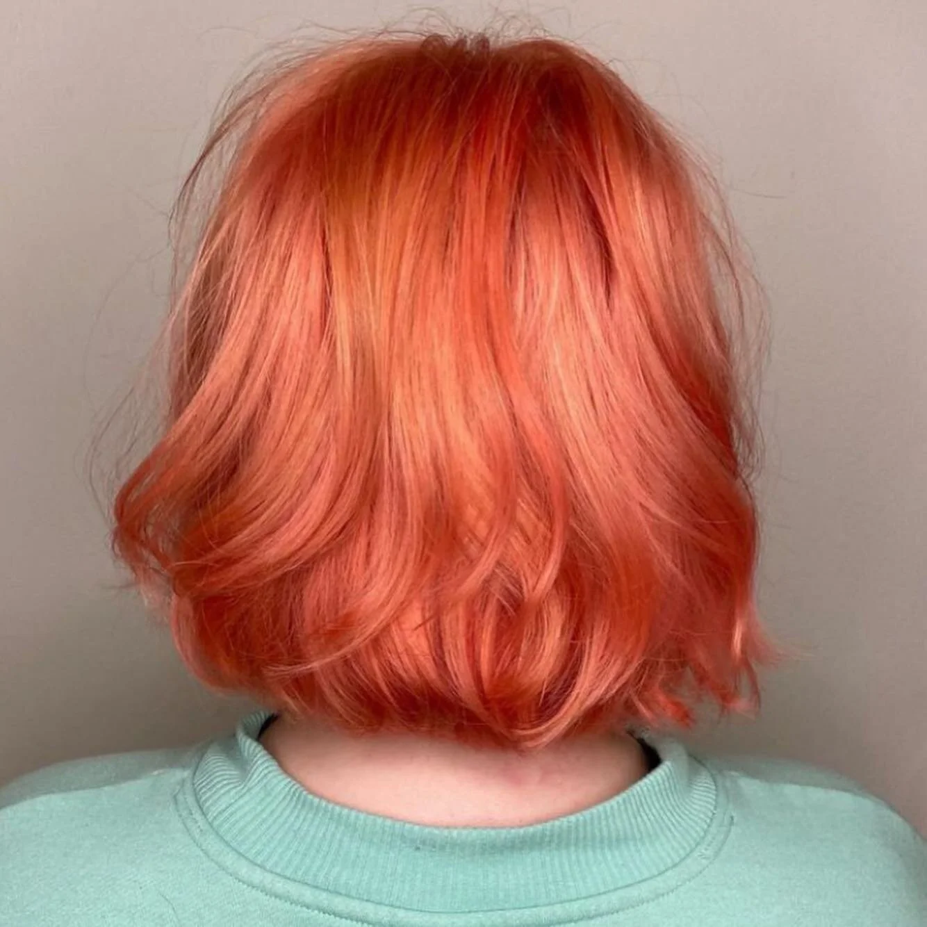 ✨ Just peachy ✨ 🍑 Incredible color by @mia.elise.hairstylist 

#peachhair #peachpinkhair #seattlesalon #ballardfarmersmarket #ballardseattle #pulpriot #vainballard