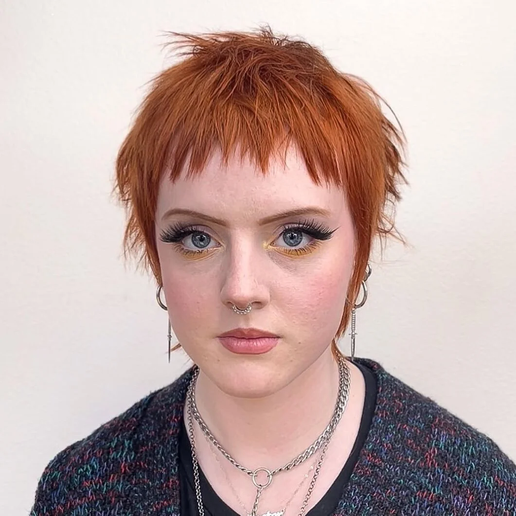 Just looking at this photo you can see all of that rowdy texture just wanting to get loose. Another spectacular haircut from @ritzz_maritz @vainballard 
.
.
.
#vainbeautyworld #vainballard #shattered #shorthair #haircut #textured #fringe #choppybangs