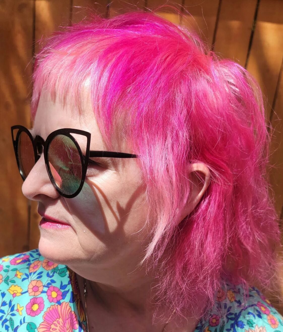 💓 Coolest mom around 💓 Such totally fun hair by Hailey @haileyhairmagic ✨💓 Booking now💓  @vainwestseattle vain.com or call 2065352595 
@vainbeautyworld @wsbestseattle @westseattlejunction #westseattle #westseattlejunction #westseattlelocal #wests