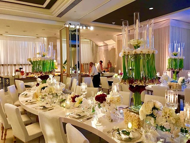 Venue: @beverlywilshire 
Cordinator: @internationaleventco @christyneo3 
Lighting: @mjlightingdecor 
Florist: @marksgarden
.
.
.
.
#eventlighting #chandelier #floralchandalier #floralchandaliers #uplighting #lighting #wedding #weddings #elegantweddin