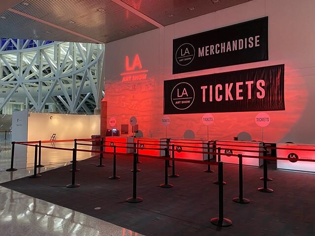 This years LA Art Show. Great job to all our team that kept up with the work 🙌🏻
.
.
.
.
#laartshow #2020 #lighting #lightingdecor #getyourlightsup #lights #gobos #laartshow2020 #amazing #greatteam