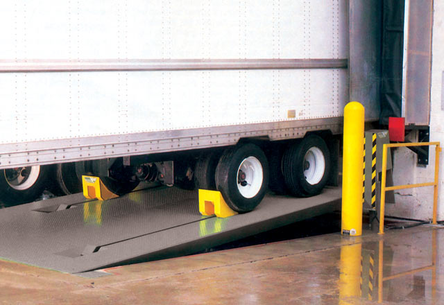 SERCO-3335_640x440_PROD_DOCKLIFT_TRUCKLEVELER_1001.jpg