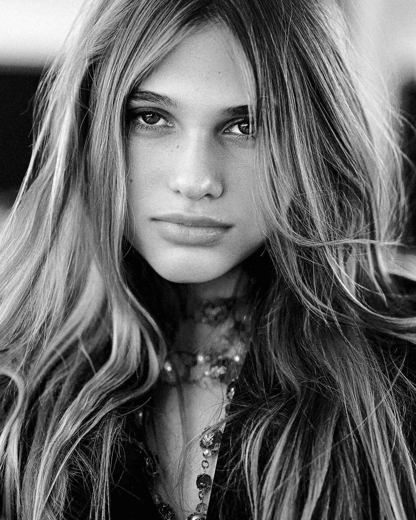 @claire_rosko // #aspiringmodel #modelportfolio #newfaces #freshfaced #portlandmodel #pnwmodel #risingstar #youngtalent #portraitphotography #studioportrait #modelingphotography #futuremodel #pdxtalent #confidence #editoriallook #bookedandbusy #model