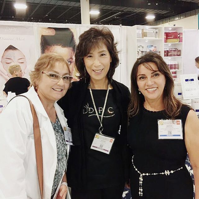 Day one of the @iecsc Fort Lauderdale is off to a great start!  #beauty #skincare #facials #facialmask #italymade #professionalproducts #masks #powdermasks #treatments #spa #dpcmasks #spaproducts #bestskincare #esthetician #aesthetics #spashow #flspa