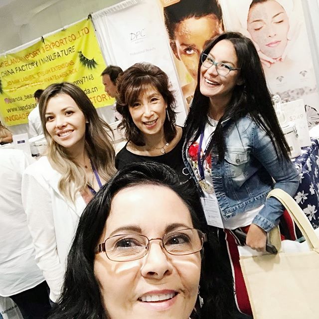 Day one at the ICES #miamicongress spa show is a off to a great start. Thank you to our gorgeous friends for dropping by!
#miamispashow #icesmiami #icesmiami2019 #ices  #beauty #skincare #facials #facialmask #italymade #professionalproducts #masks #p
