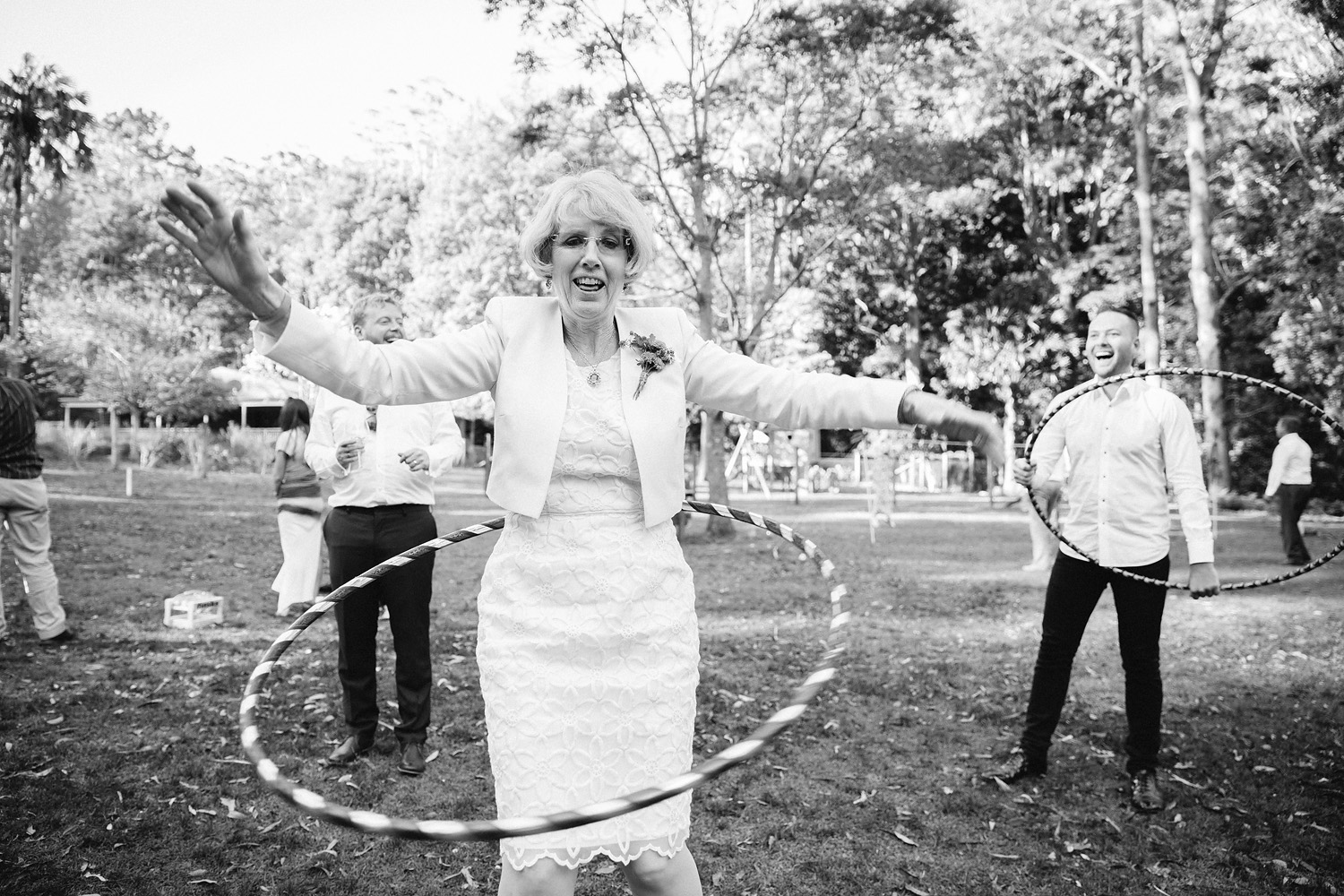 Candid wedding photography guests at picnic wedding.jpg