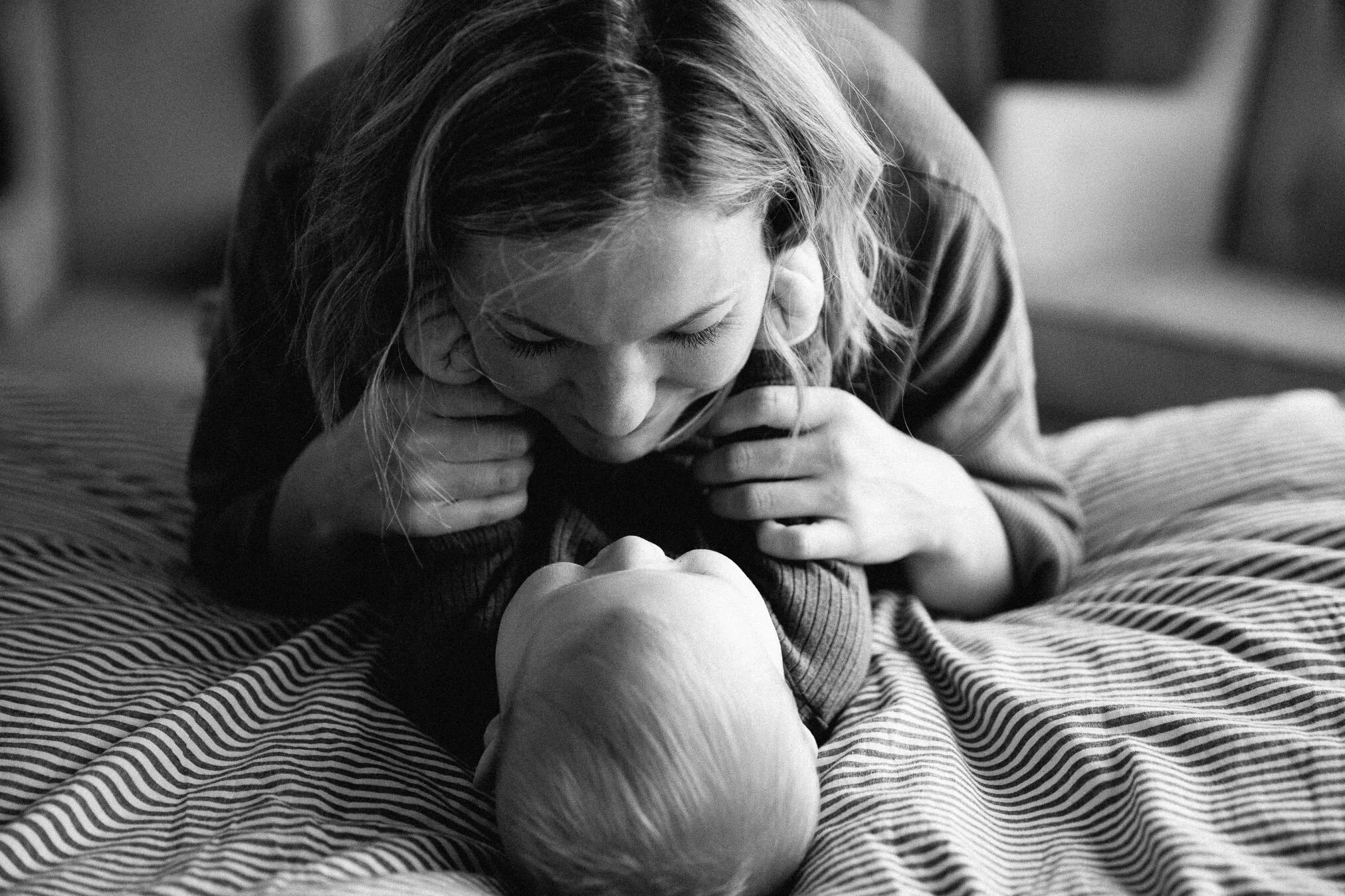 Candid relaxed family photos at home. Central Coast. Sandra Henri Photography.-10.jpg