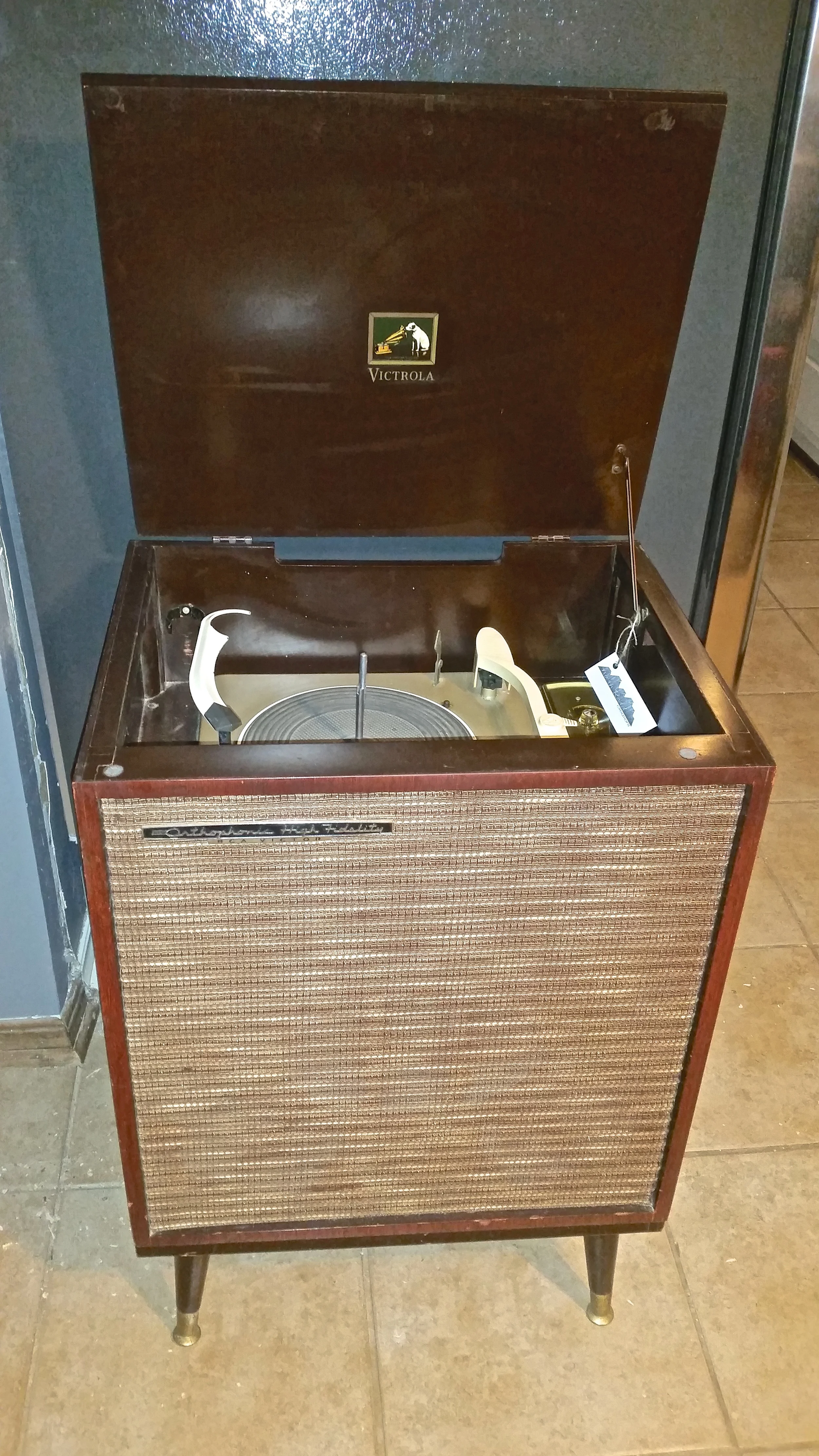Victrola 2.jpg