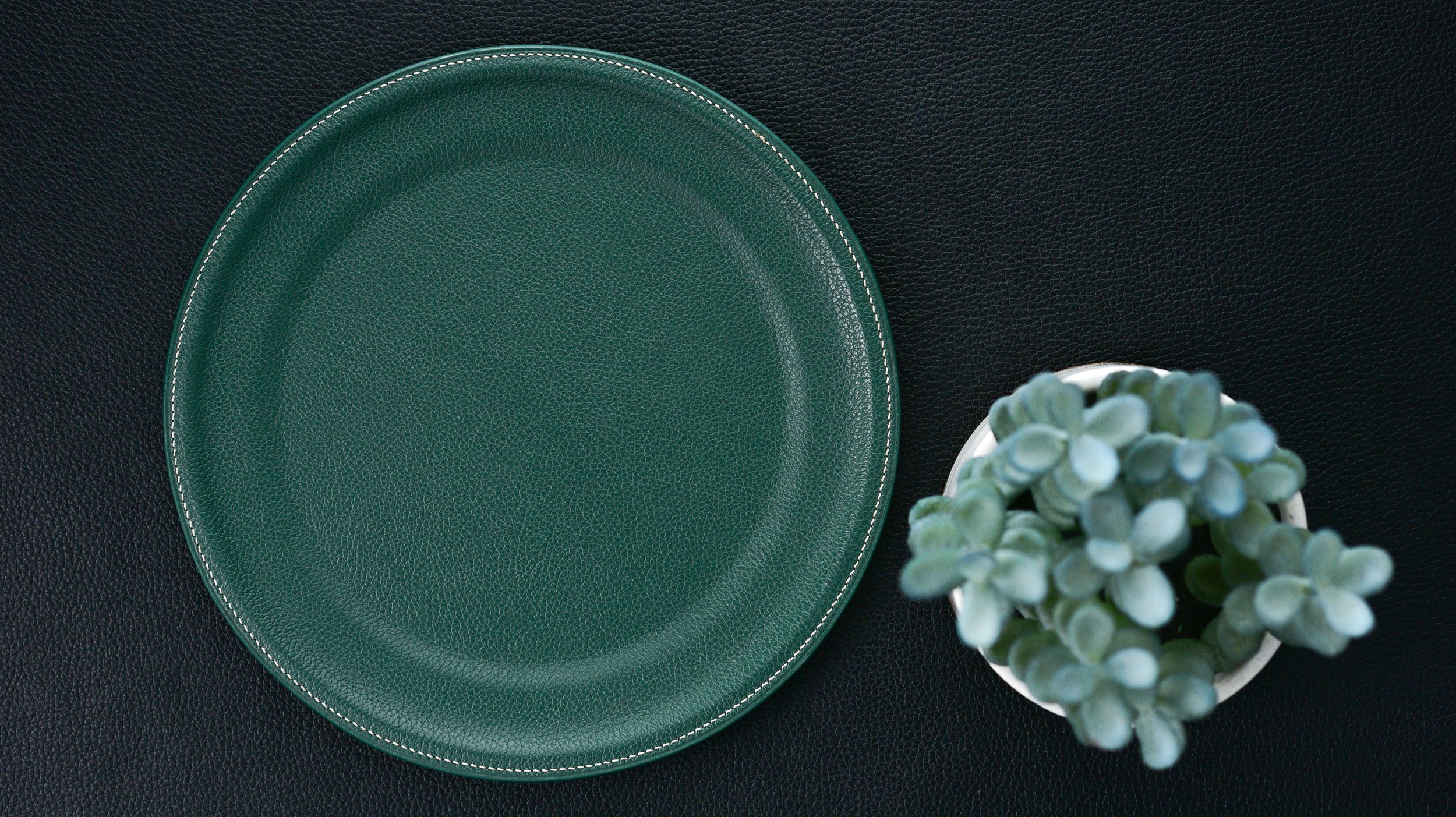 custom_leather_plate_leather_serving_tray_serving_plate_cocktail_tray_green.jpg