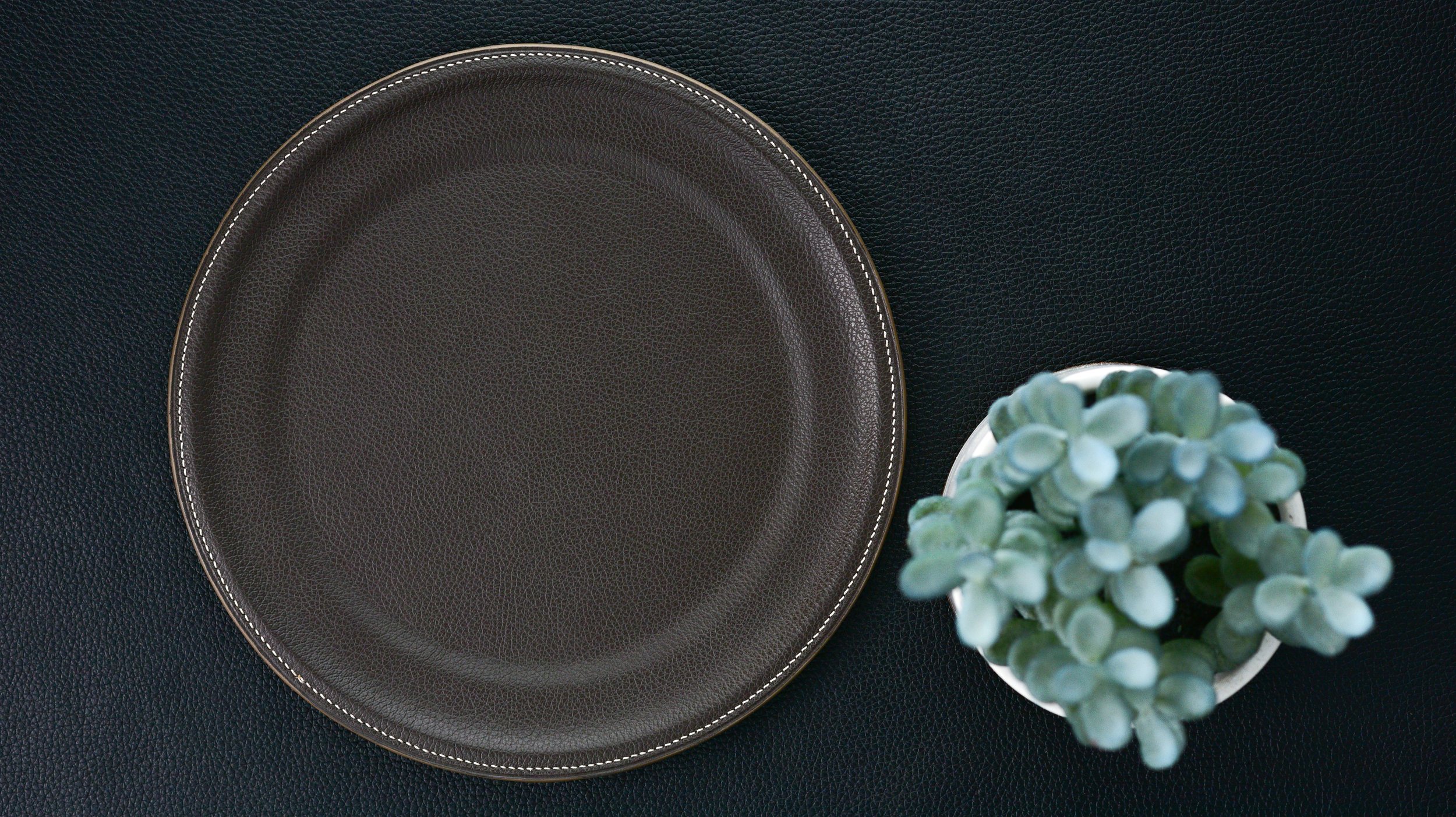 custom_leather_plate_leather_serving_tray_serving_plate_cocktail_tray_darktaupe.jpg