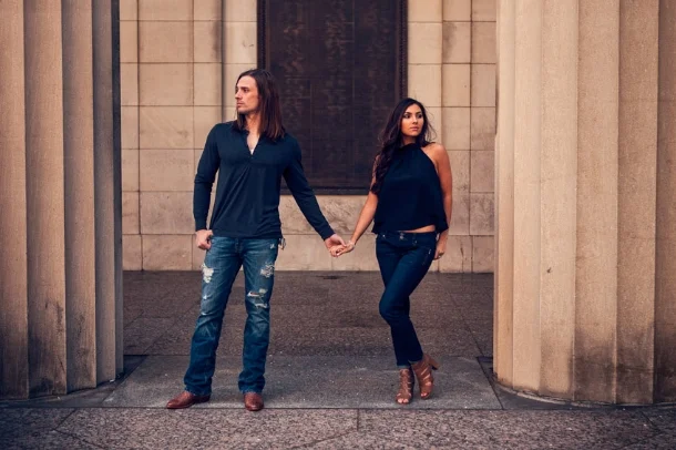 The war memorial is such a classic and beautiful location for engagement photos in Nashville.