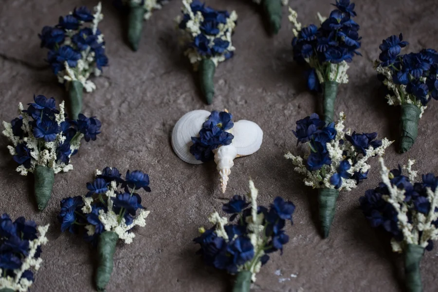 Can't leave the guys out with the wedding details. 