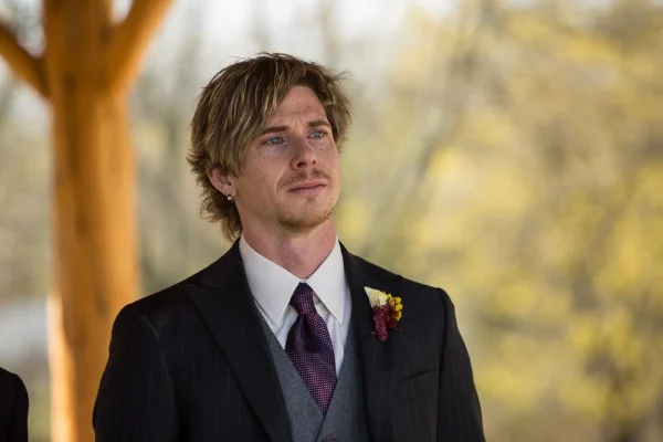 groom-seeing-bride-coming-down-isle.jpg