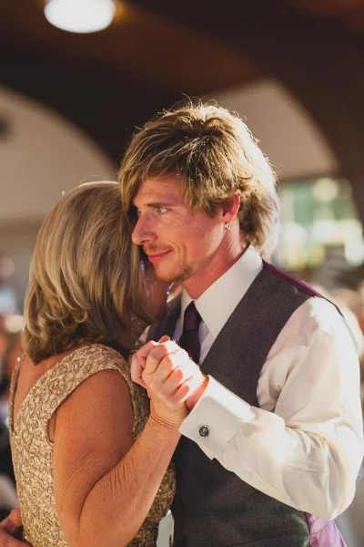 mother-son-cedars-of-lebanon-wedding-day-dance-picture.jpg