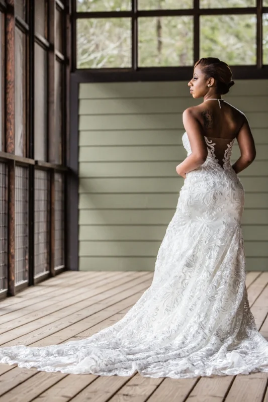 What a gorgeous wedding dress!