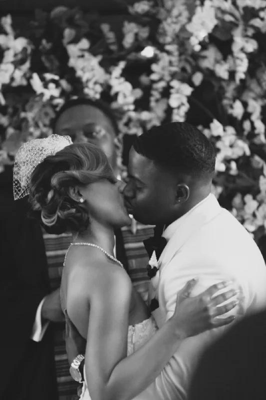 first-kiss-the-lodge-wedding-nashville.jpg