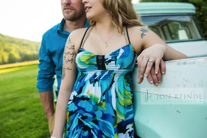 engagement-session-at-drakewood-farm-tennessee.jpg