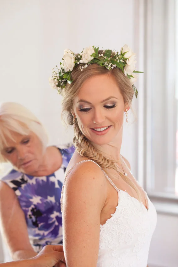 homestead-manor-bride-with-mom.jpg