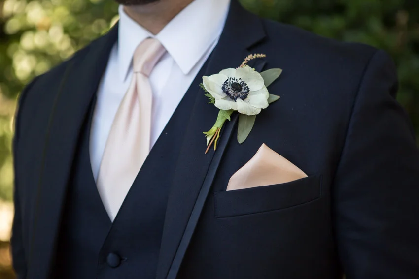 grooms-corsage-wedding-belle-meade.jpg